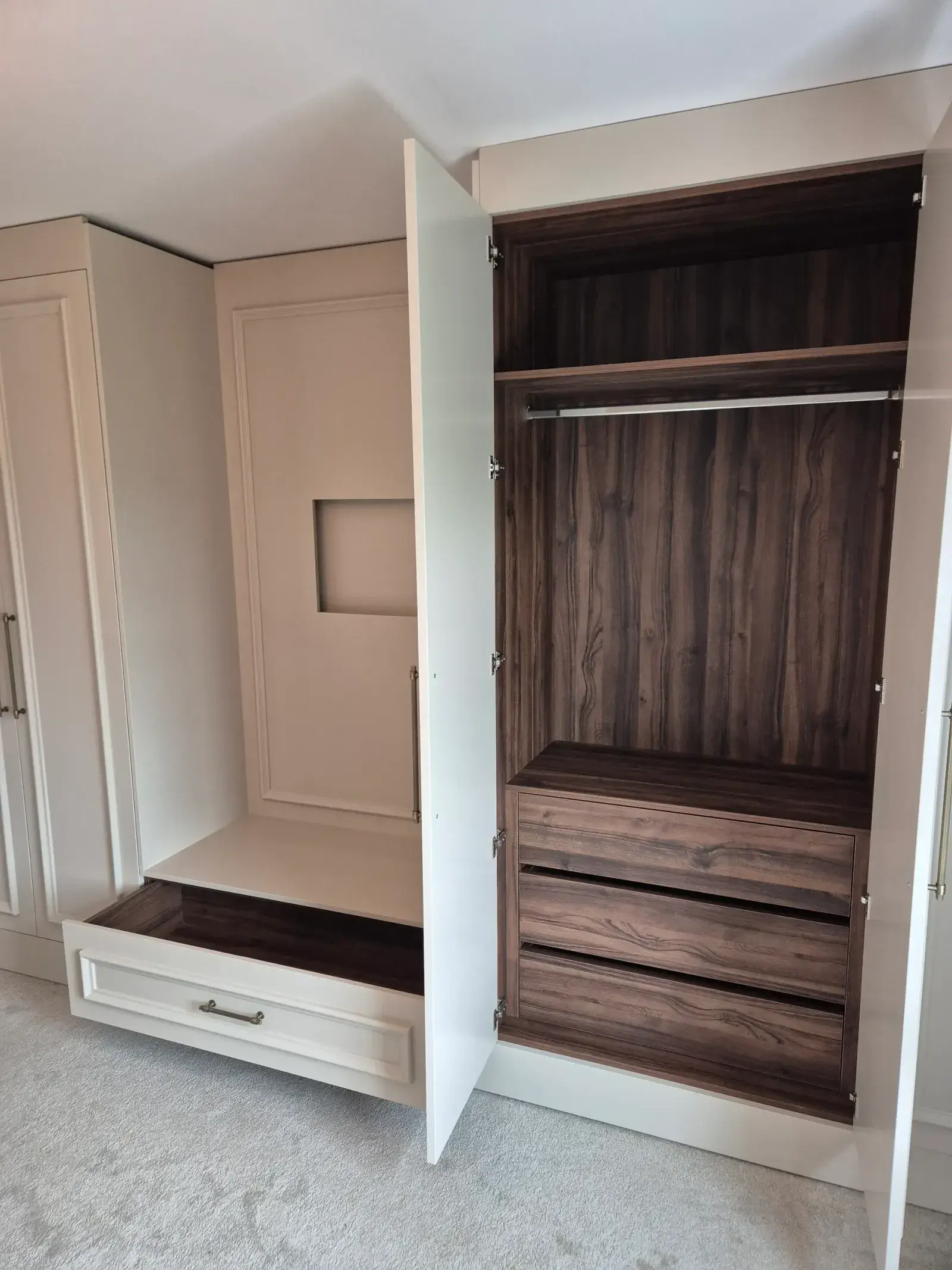 Fitted wardrobe in Omeath